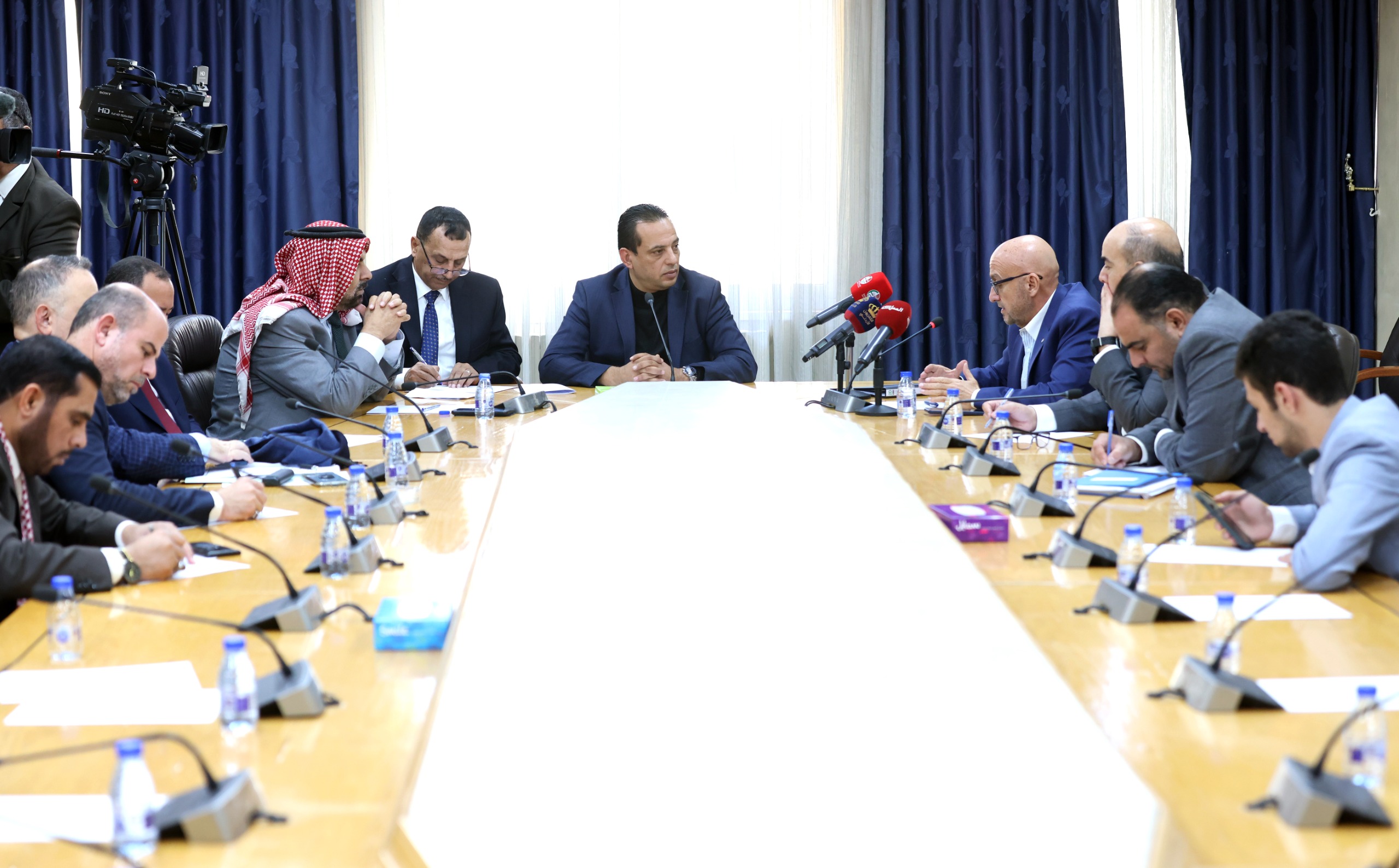  وزير المياه: لن يلوي أحد ذراعنا