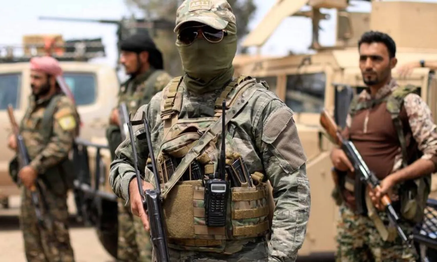 «الدفاع السورية»: مقتل جنديين بالجيش في اشتباكات مع «قسد»