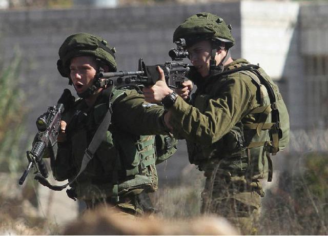 الاحتلال يطلق النار على مركبه ويعتقل سائقها في القدس