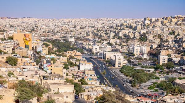 أجواء حارة نسبيًا حتى الخميس