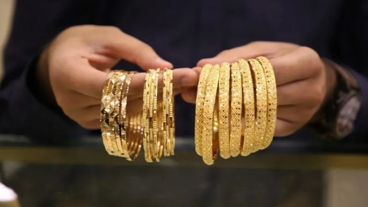 ارتفاع سعر غرام الذهب عيار 21 إلى 85.6 دينارًا في السوق المحلية