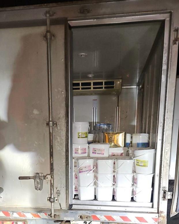 الغذاء والدواء تضبط  (1390) كغم من الألبان والأجبان مجهولة المصدر تحمل علامة تجارية وهمية  