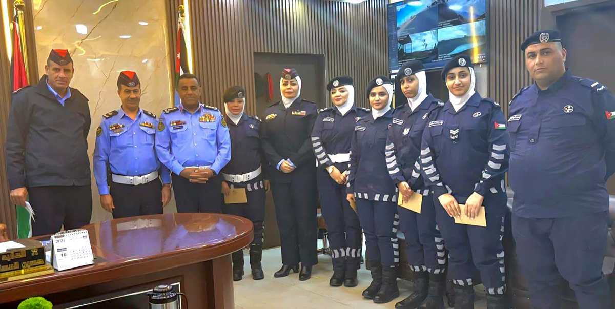 تكريم طاقم دوريتين من الشرطة النسائية تقديراً لتميزهن في الميدان