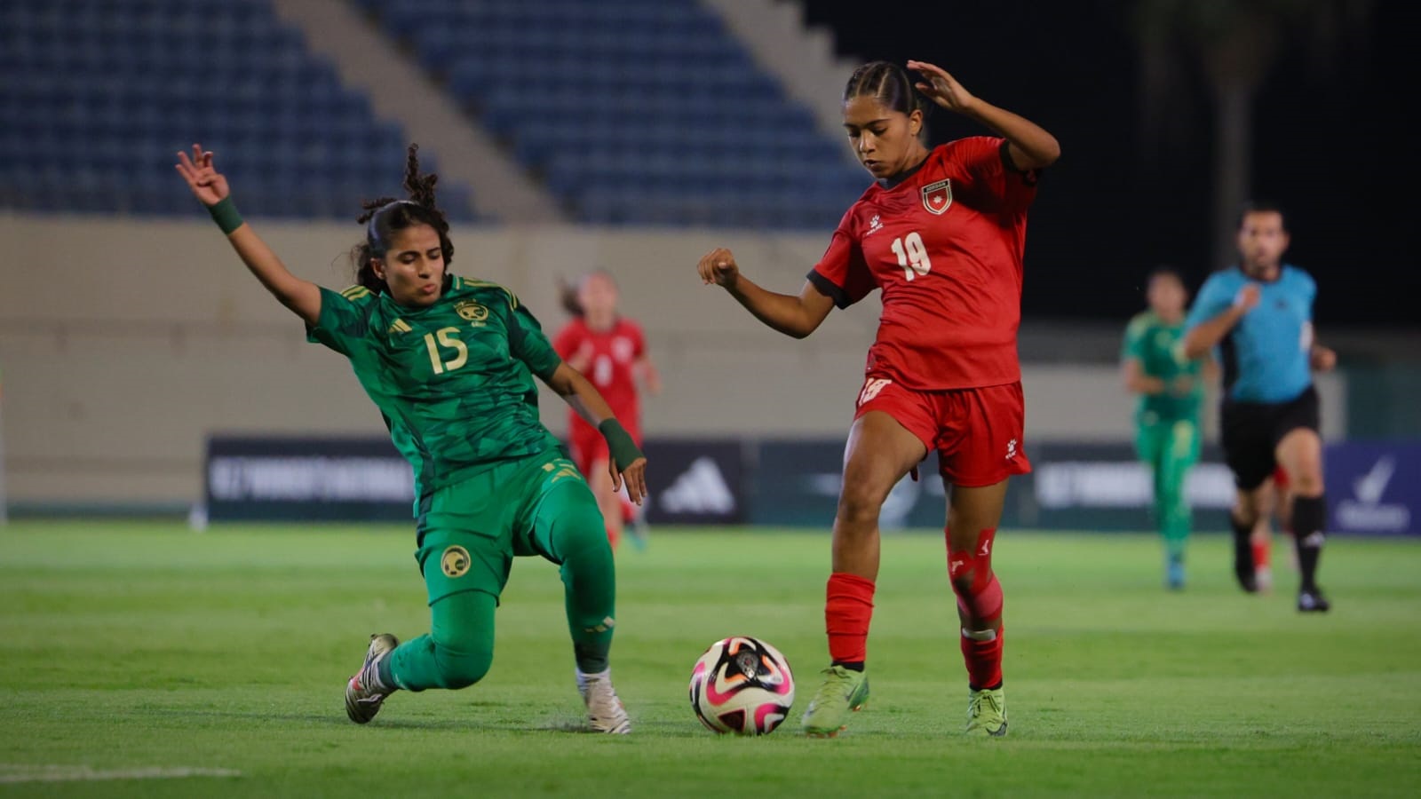 المنتخب الوطني النسوي لكرة القدم تحت سن 17 يلتقي نظيره السعودي غدا 