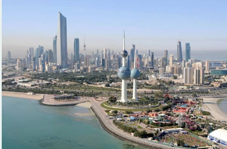الكويت تفعّل خطة طوارئ وتعد ملاجئ في مجمع وزاراتها