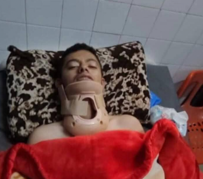 محمد ..  شابٌ يافع شلَّت الحرب أحلامه وجسده