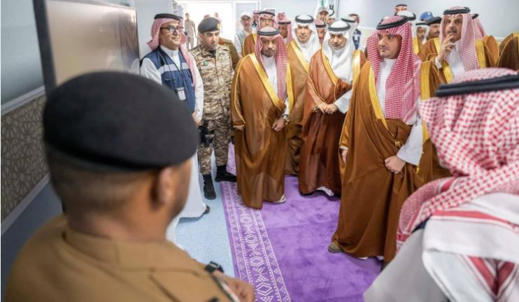 وزير الداخلية السعودي يتفقد مشروعات تطويرية في المشاعر المقدسة