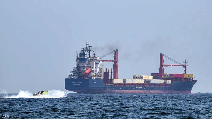 الحرس الثوري يهاجم سفينة تبحر شمال سلطنة عمان