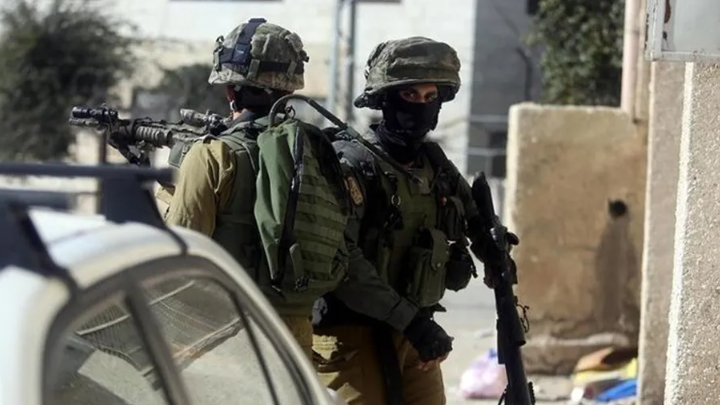 الاحتلال يطلق النار على فلسطيني في القدس بزعم تنفيذ عملية طعن