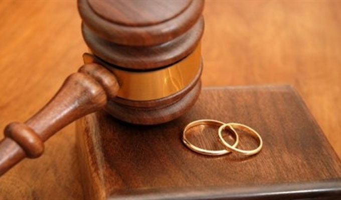 مشروع قانون جديد للطلاق يثير جدلاً في تونس 
