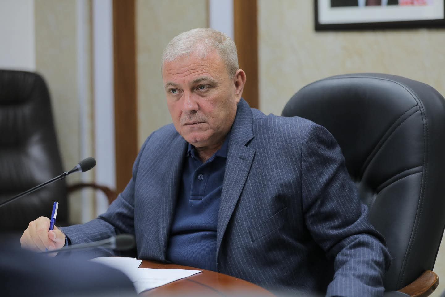 عطية يطالب الحكومة بإعادة العمل بالتوقيت الشتوي 