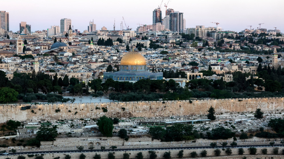 الاحتلال يغلق مدينة القدس بذريعة تأمين مسيرة للمستوطنين