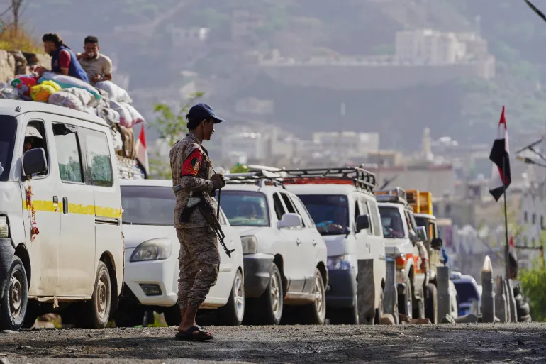 من قهبان إلى الساحل ..  كيف يضغط التصعيد الحوثي على غرب تعز؟