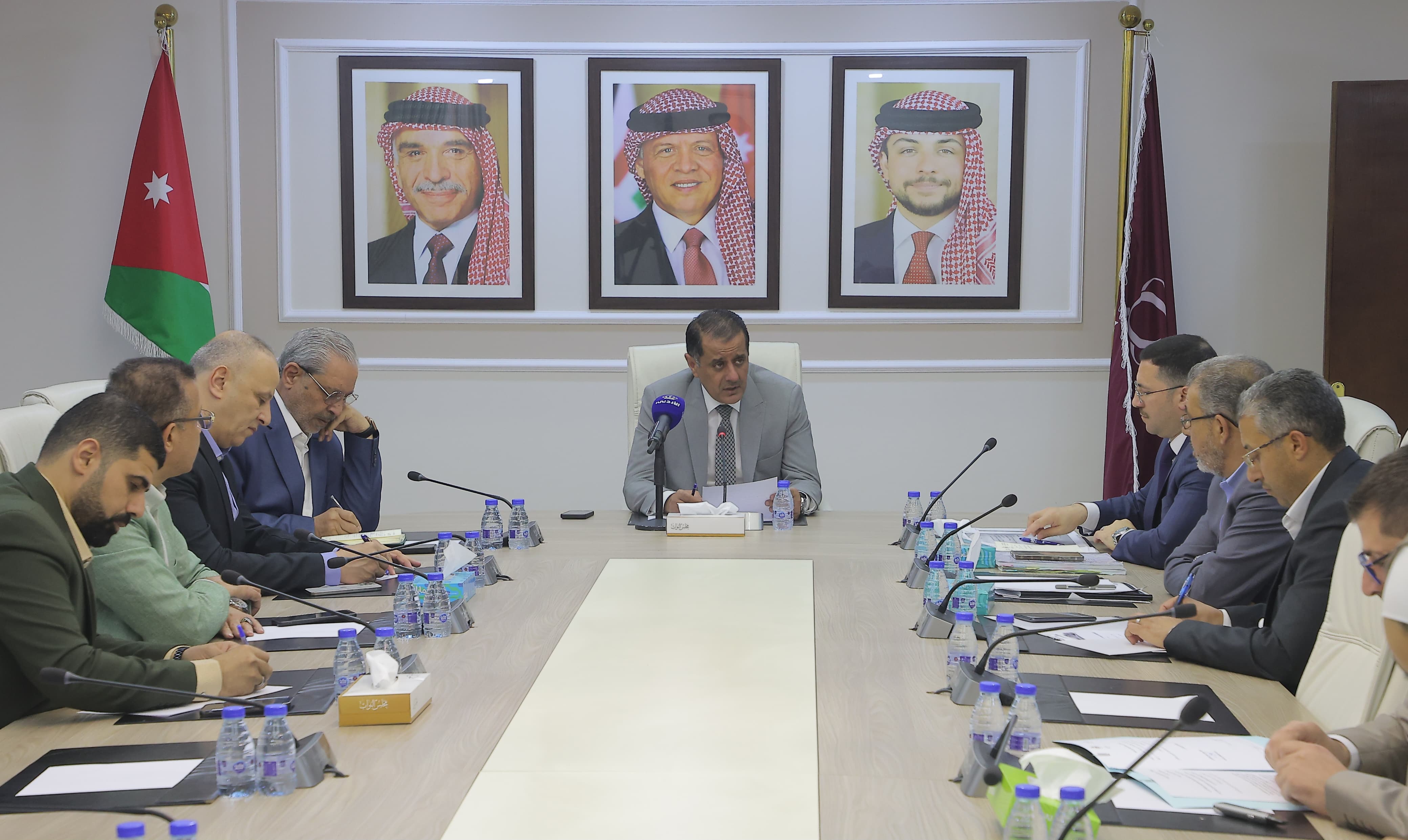 "الإدارية النيابية" تطالب بتعديل شروط التعيين وتعزيز الشفافية في الإعلانات الوظيفية