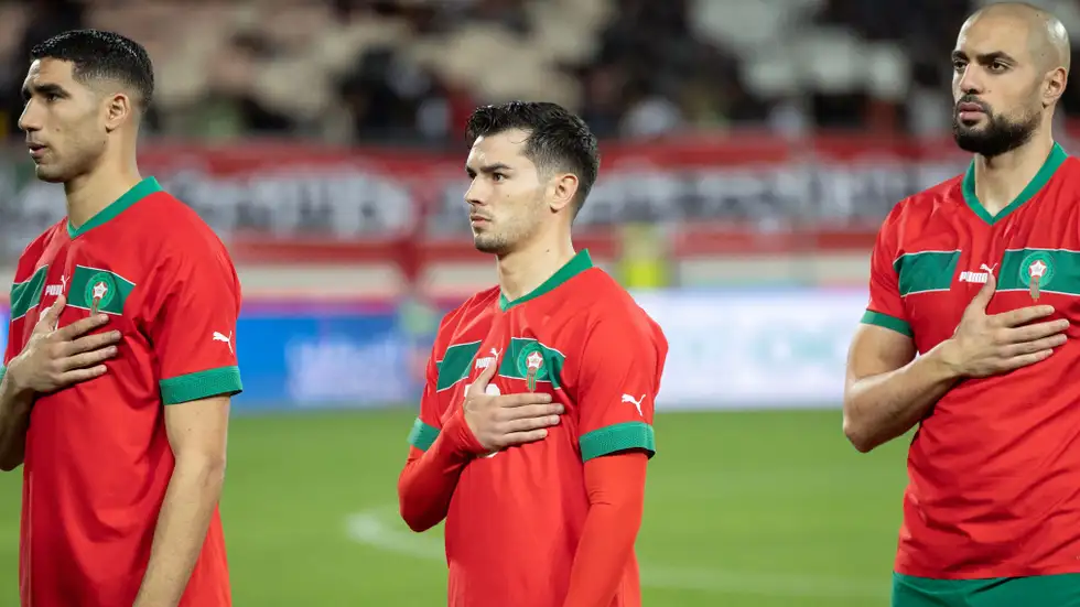 بعد حكيمي ..  نايف أكرد يثير القلق في منتخب المغرب