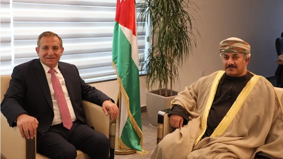 وزير الزراعة يؤكد للسفير العُماني ضرورة زيادة حجم التبادل التجاري 