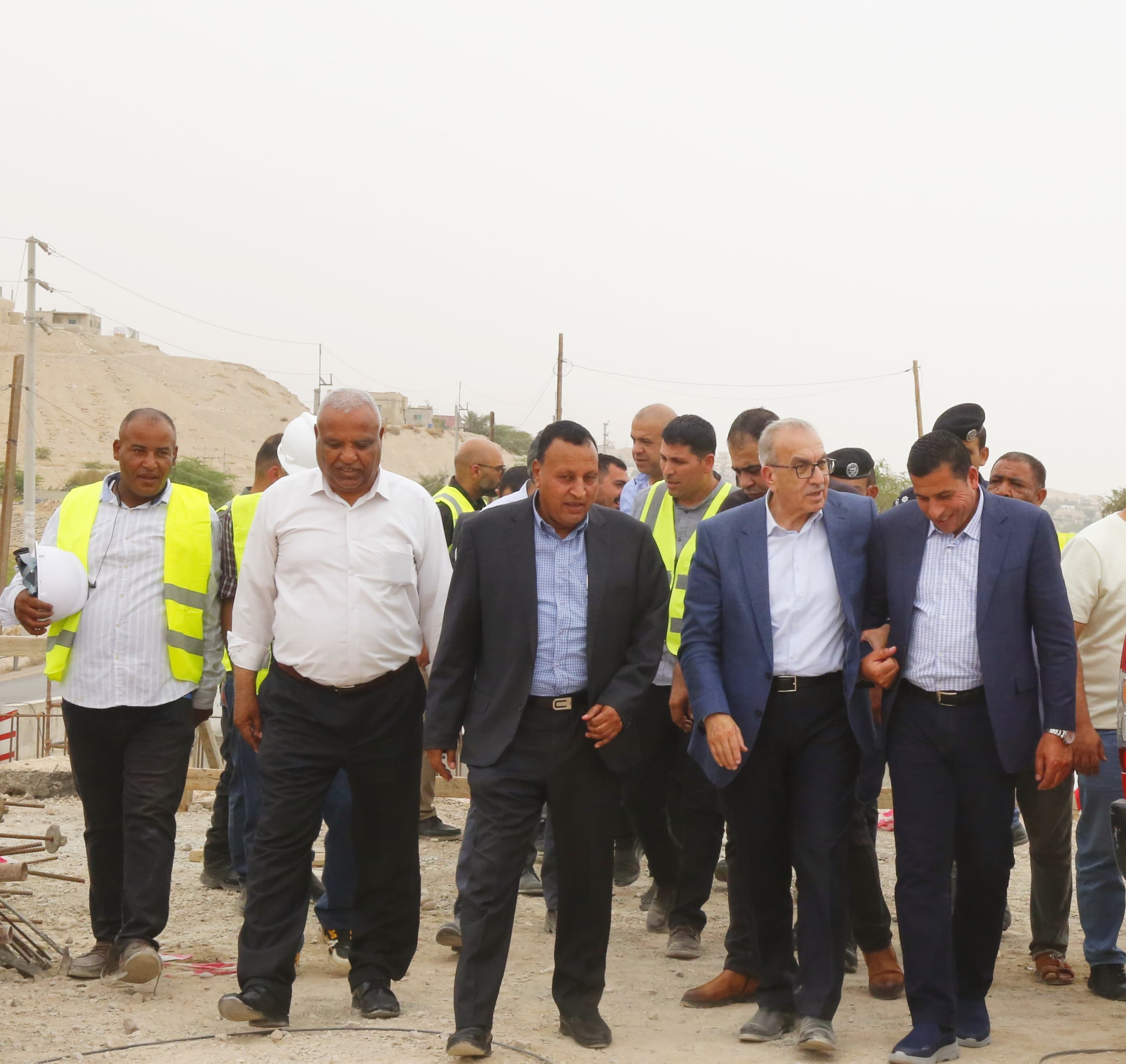 وزير الأشغال يتفقد عددا من المشاريع في الكرك 