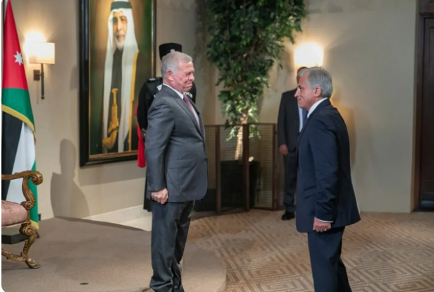 الوزراء الجدد يؤدون اليمين الدستورية أمام الملك بعد الثانية ظهرا