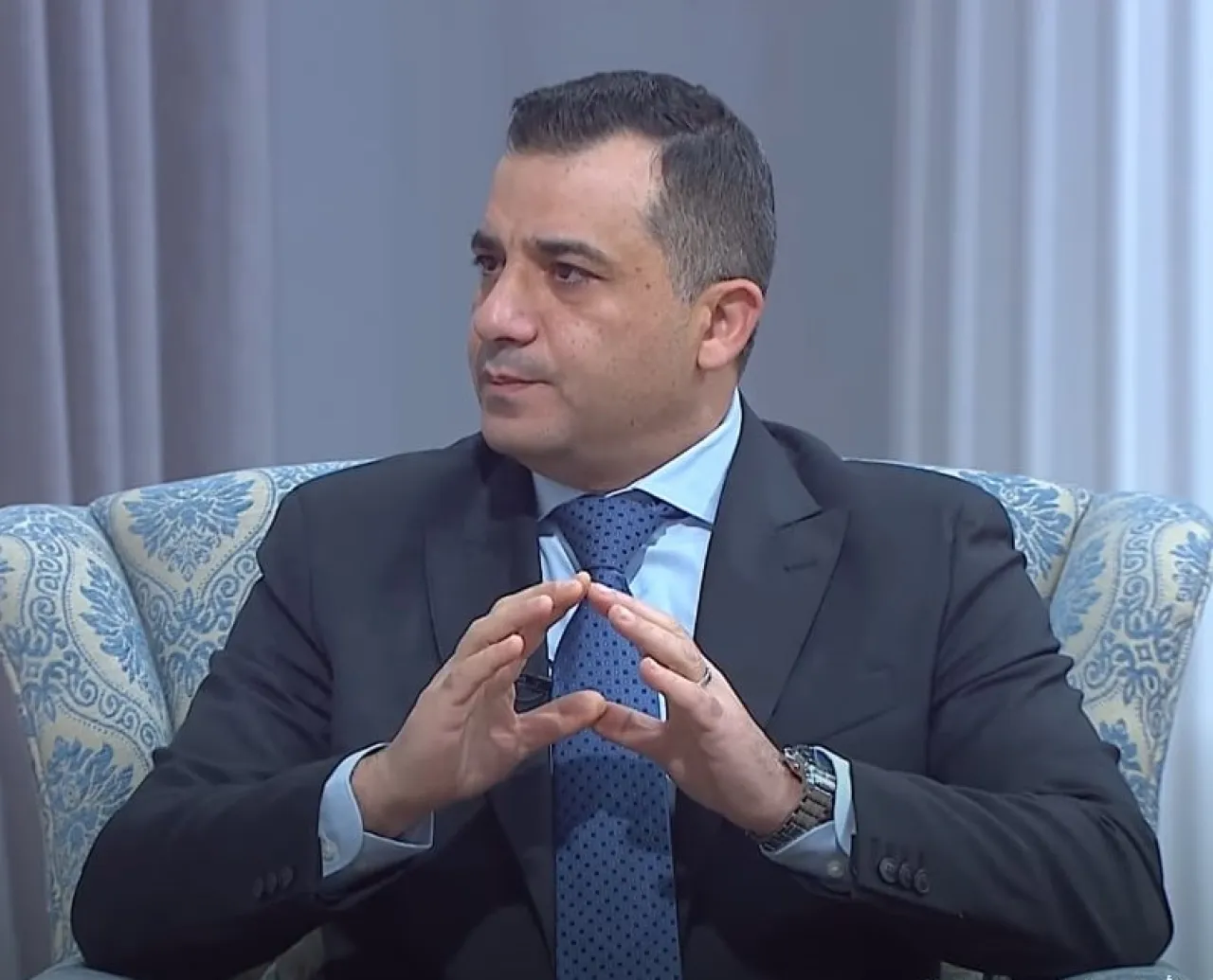 تهنئة بترفيع الدكتور سعيد النجار إلى الدرجة الخاصة في مستشفيات البشير