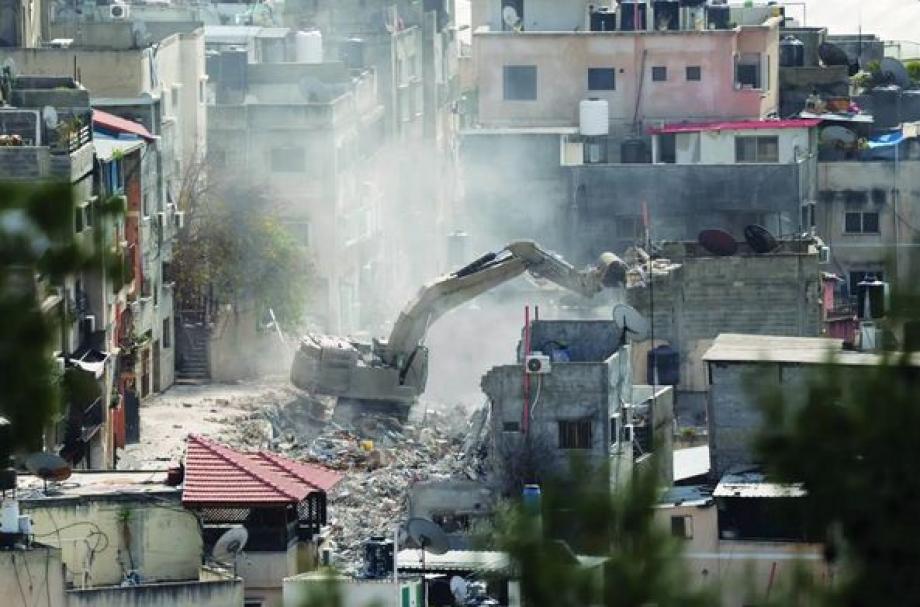 الاحتلال يهدم منزلا في قرية المغير شمال شرق رام الله  
