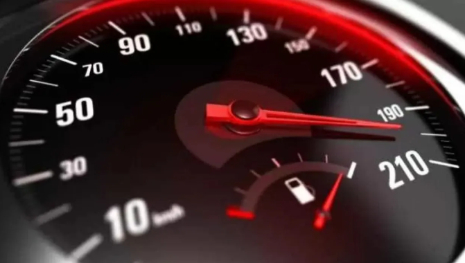 ضبط مركبات تسير بسرعات تصل إلى 232 كم/ساعة