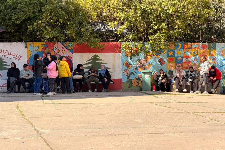 كيف يعيش الآف النازحين في مدينة صيدا ؟