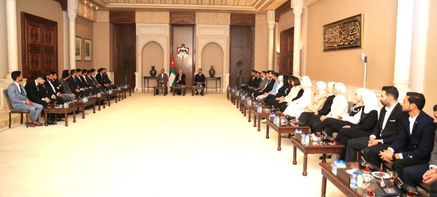 العيسوي يلتقي وفدين من طلبة الجامعة الأردنية وأبناء ماحص
