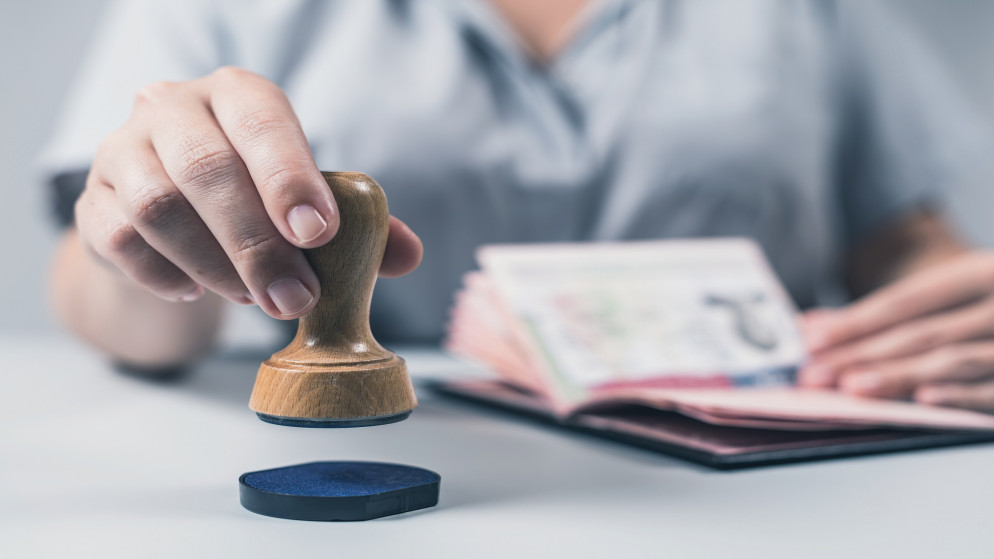 دخول قرار ترامب منع دخول مواطني 12 دولة إلى الولايات المتحدة حيز التنفيذ