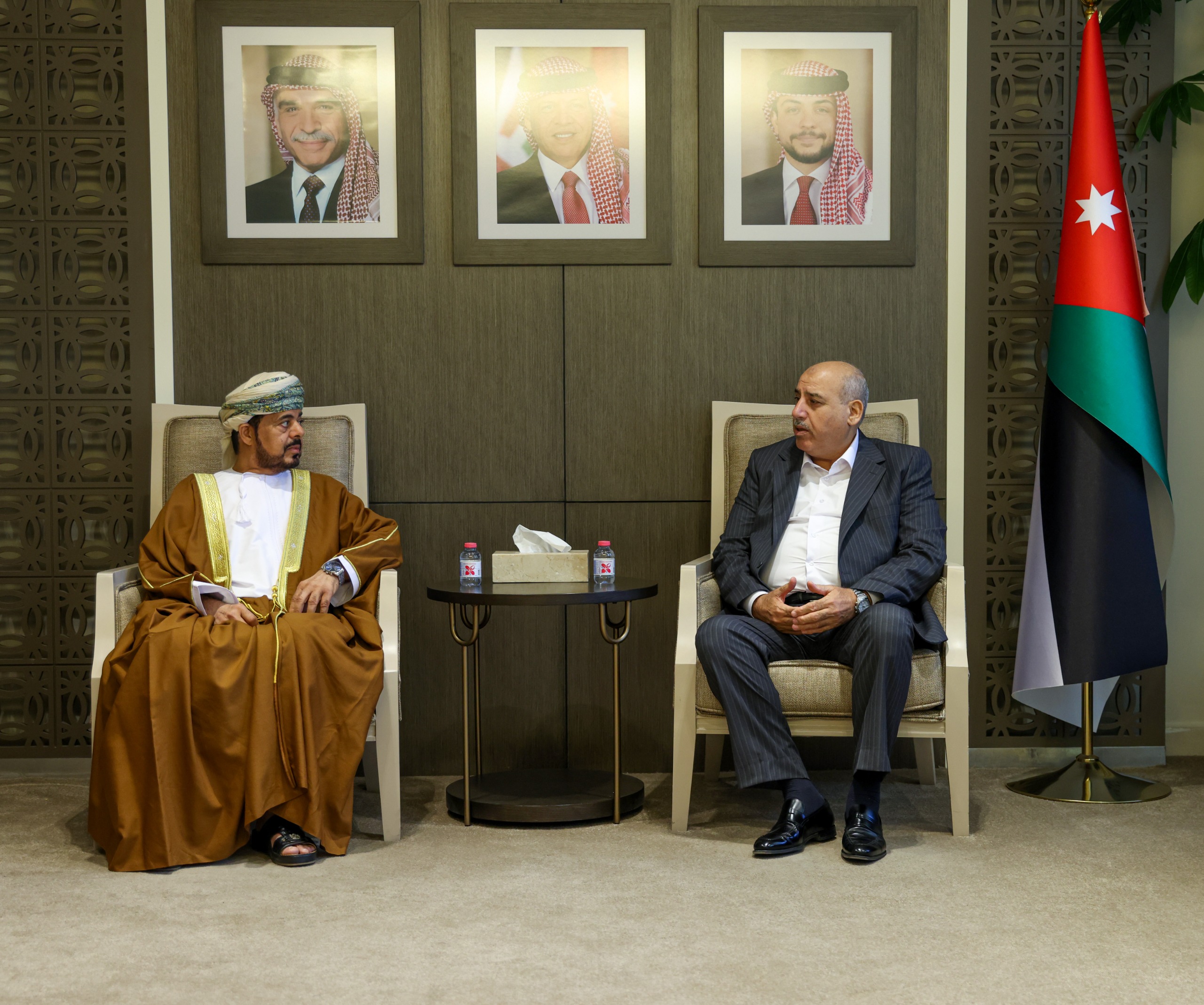 القاضي يؤكد متانة العلاقات الأردنية العُمانية ويدعو إلى تعزيز التعاون البرلماني المشترك