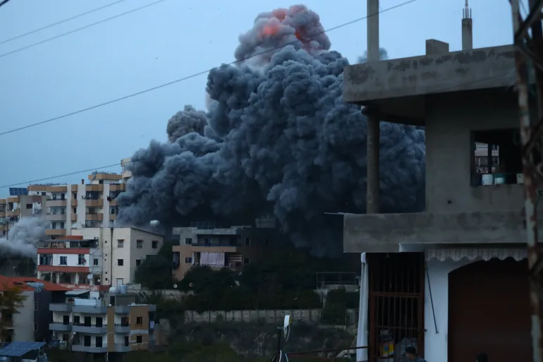 حتى نهر الليطاني ..  إسرائيل تكشف خطتها لاحتلال جنوب لبنان وتكثف غاراتها