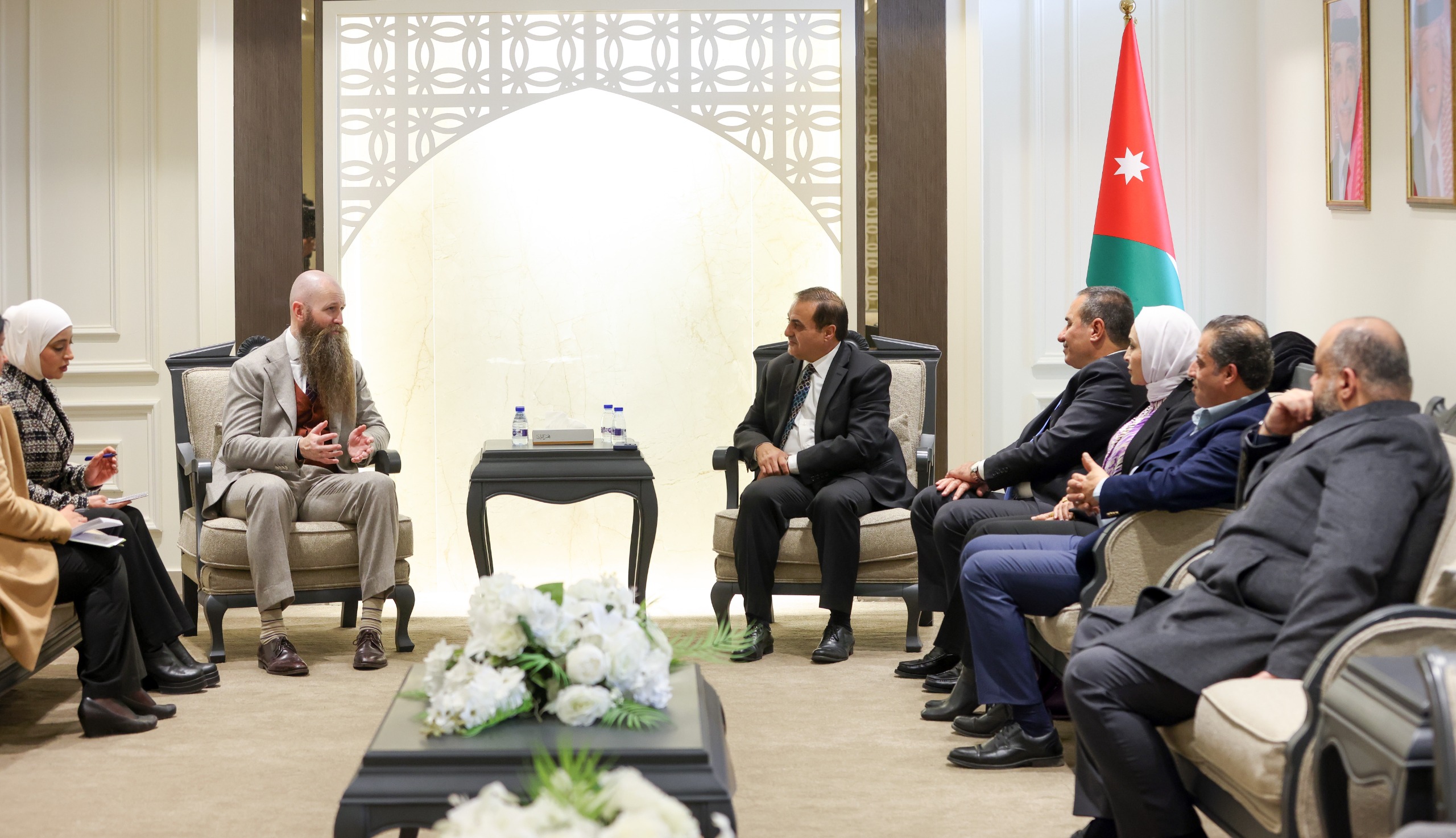 جمعية الصداقة البرلمانية الأردنية–الأمريكية تلتقي السفير الأمريكي لدى المملكة 