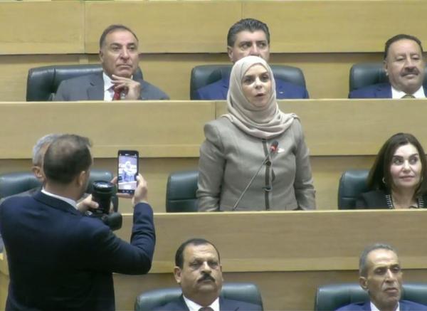 ابو دلبوح تؤدي القسم عضوا في مجلس الأعيان
