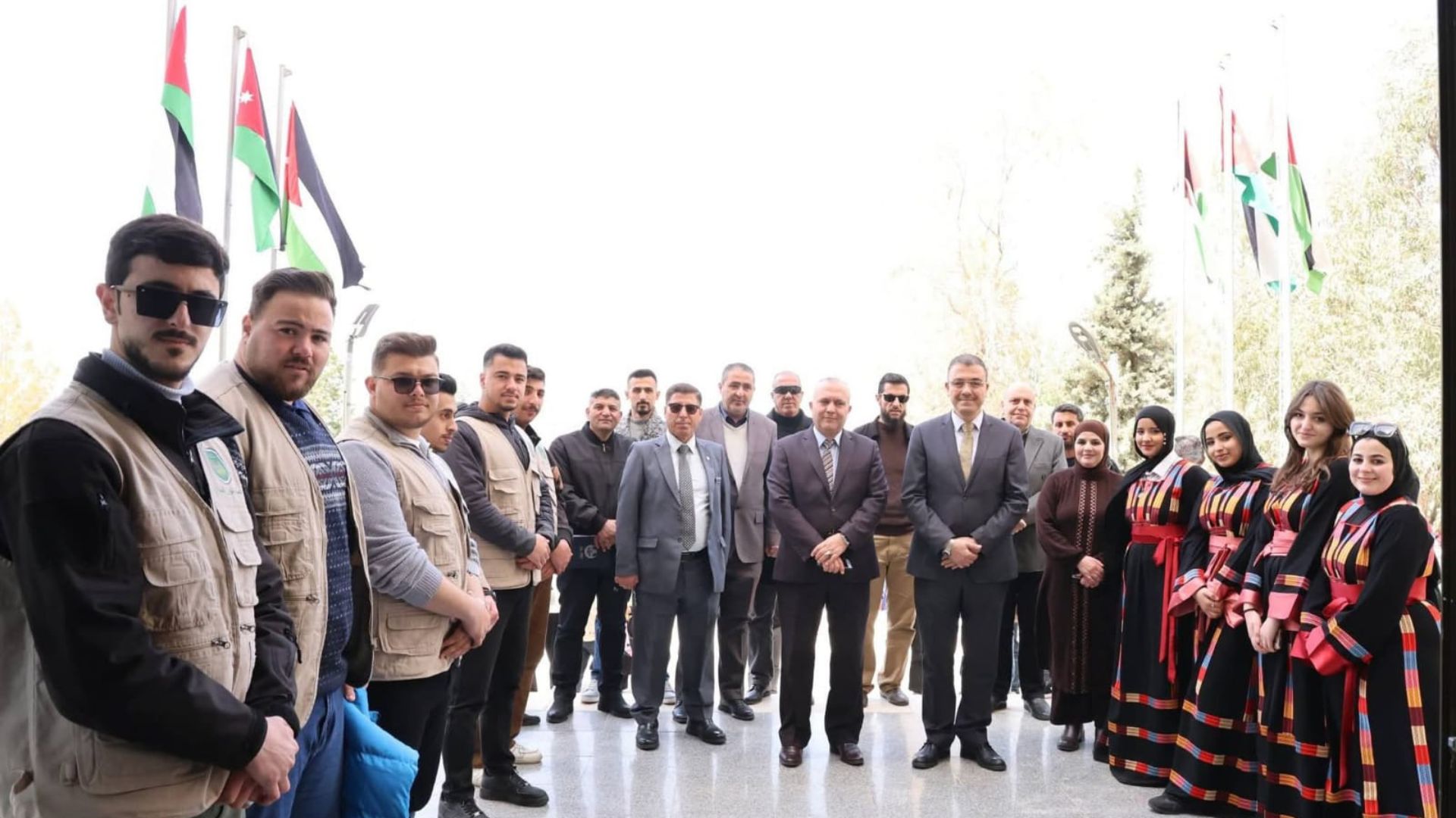 عجلون الوطنية: تكريم طلبة تكنولوجيا المعلومات لإنجازهم بمجالات الروبوتات والتطبيقات الذكية