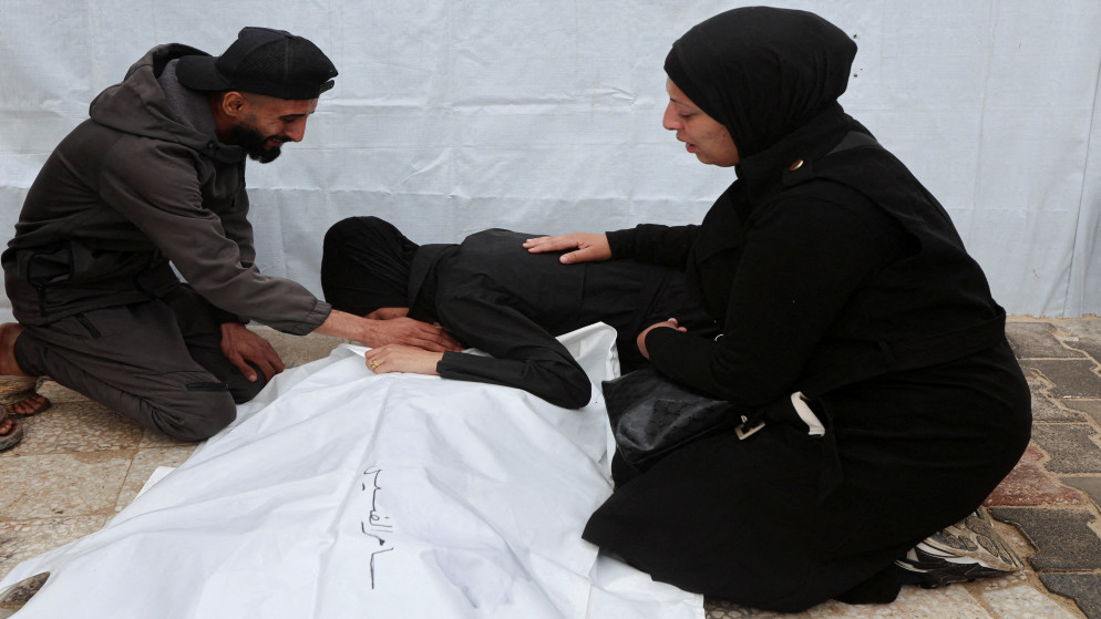 3 شهداء ومصابون جراء قصف الاحتلال حي الزيتون جنوب مدينة غزة