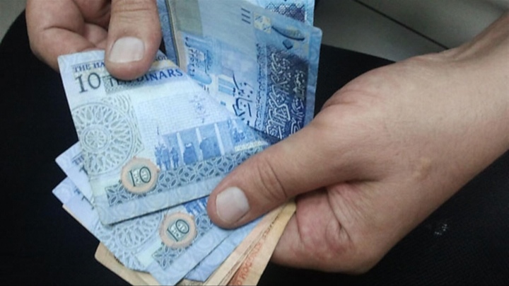 صرف راتب شباط مبكراً ..  كيف سيصمد المواطن أمام نفقات رمضان والعيد؟