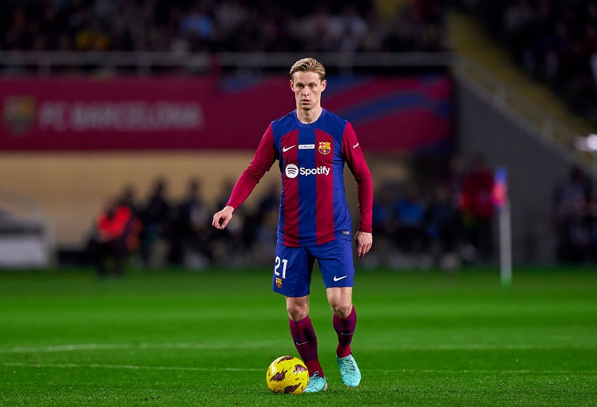 دي يونغ يعود إلى تدريبات برشلونة