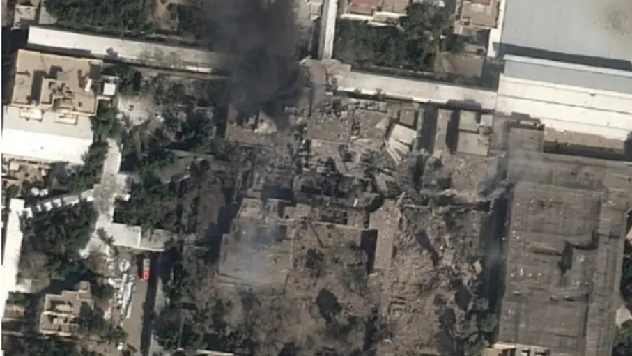 صور أقمار اصطناعية تظهر دمار مقر المرشد الإيراني بعد استهدافه 