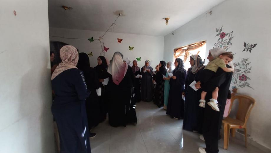 الأخصائية مغاري ..  حوّلت منزلها إلى ساحة للتفريغ النفسي من ويلات الحرب 