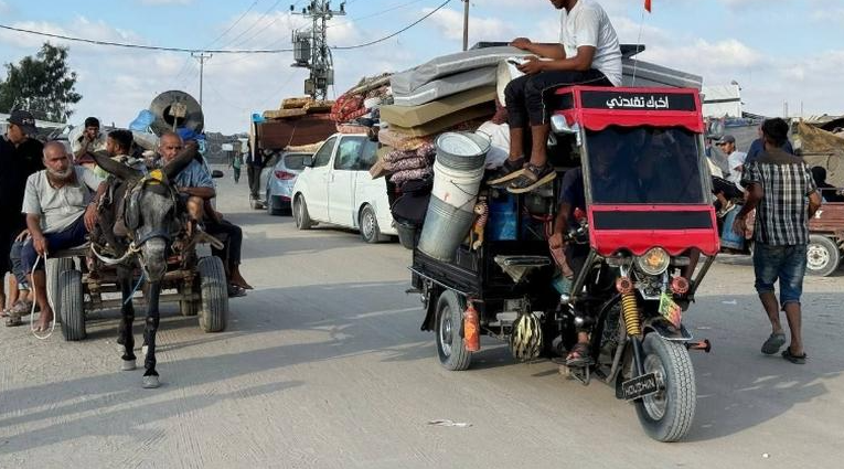 وسائل نقل مهترئة وطرق مدمرة ..  وجه آخر للمعاناة في غزة