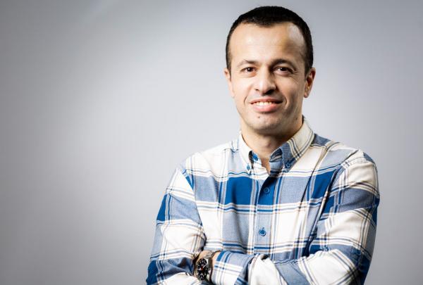 فايز أبو رمان يهنئ الدكتور سالم العطيات