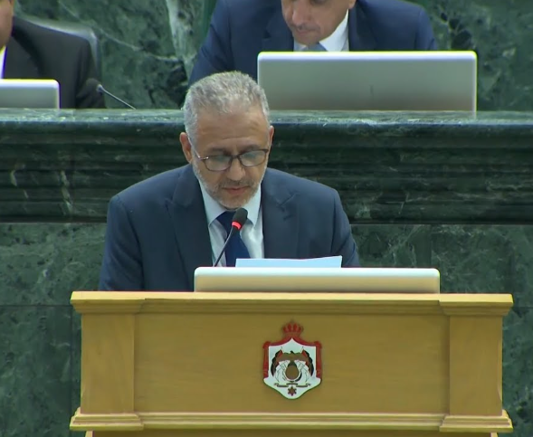 الربيحات يقدم أقصر خطبة لنائب جائع: أقم الصلاة يا دولة الرئيس