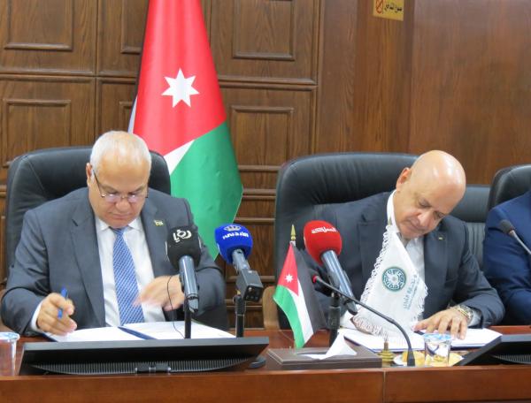 تفاهم يسمح باستقدام عمالة اجنبية للقطاع التجاري مقابل تشغيل أردنيين