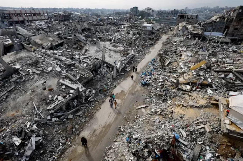 غاراتٌ جوية وقصفٌ مدفعي في خروقاتٍ إسرائيلية متواصلة بغزَّة  