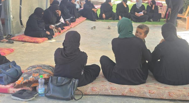 نساء قرية الشهيد عودة الهذالين يضربن عن الطعام لاستعادة جثمانه  