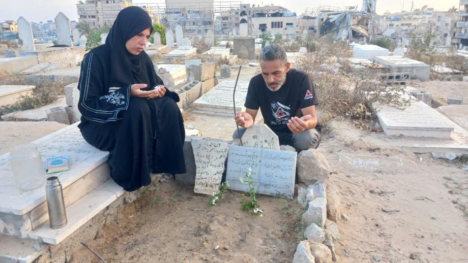 الطِّفلان "لورين ومحمَّد" ..  ذهبا لاستراحة قصيرة فعادا في كفن