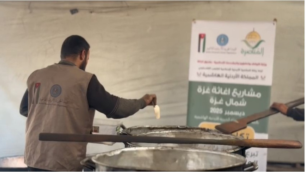 "الخيرية الهاشمية" تواصل توزيع الوجبات في قطاع غزة