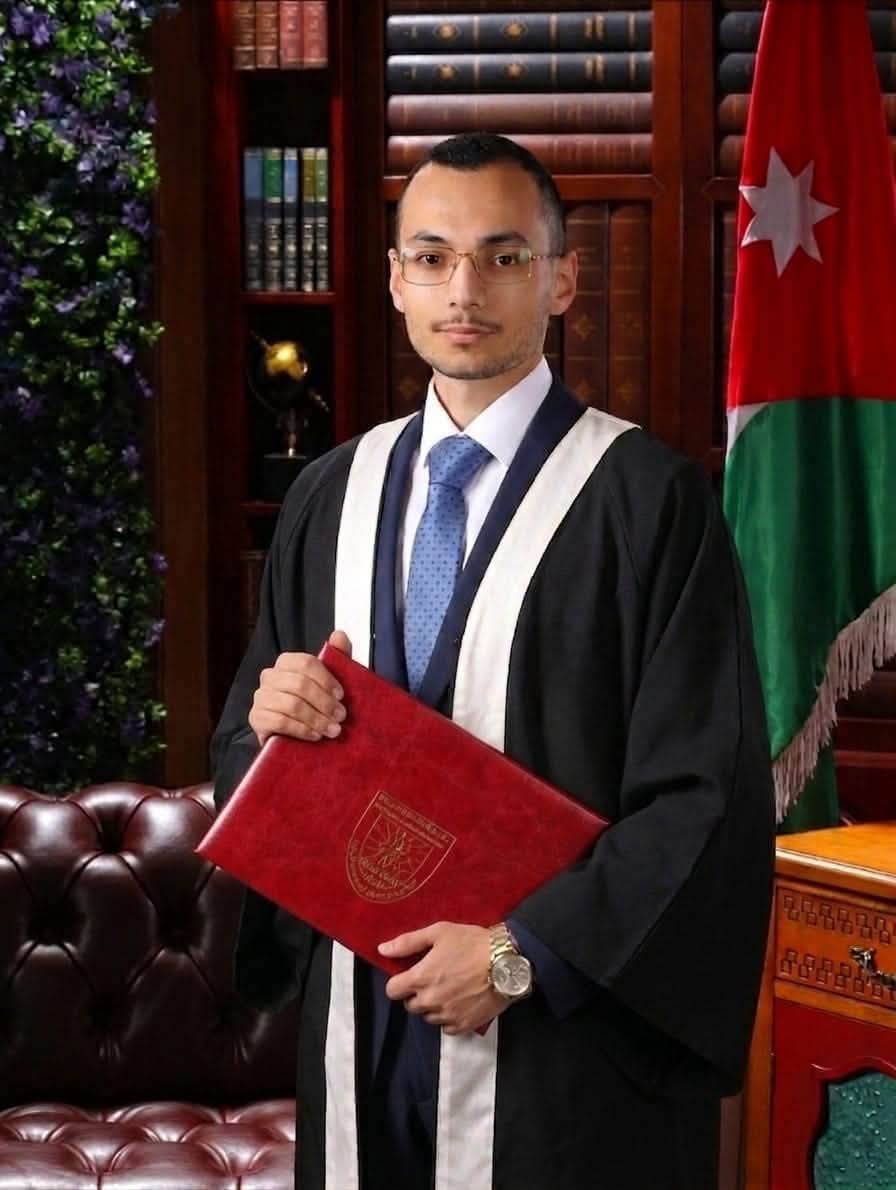 العميد الركن م وصفي خريسات يهنئ النسيب المحامي الدكتور حازم علي النسور بمناسبة تخرج نجله المهندس غازي
