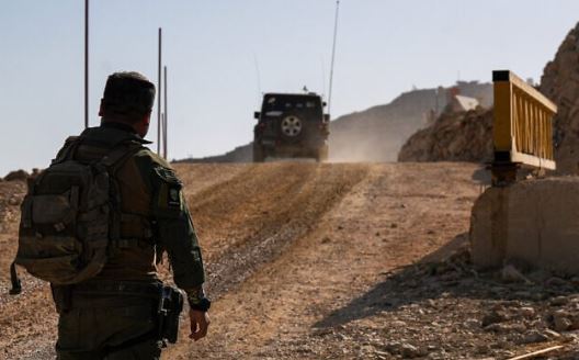 الجيش الإسرائيلي ينفذ حملة تفتيش واعتقالات في 3 قرى بجنوب سوريا