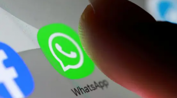 واتساب يفاجئ مستخدميه  ..  الدردشة مع أشخاص خارج التطبيق أصبحت ممكنة
