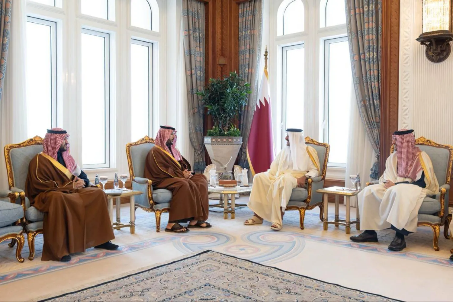 وزير الدفاع السعودي يبحث مع أمير قطر تطورات الأحداث في المنطقة